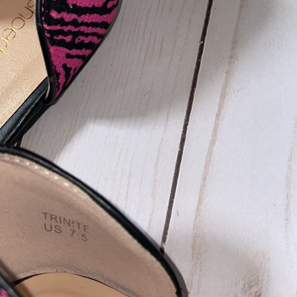 Shoe Dazzle flat heel pointy toe, slip on. Never worn. - Picture 4 of 4